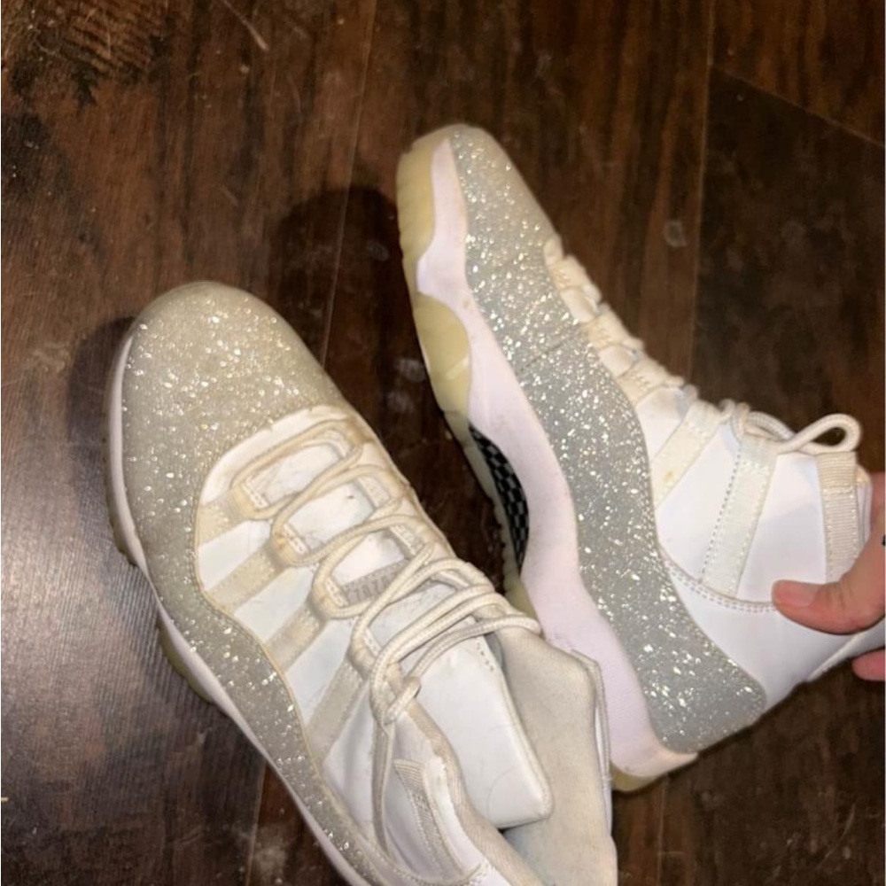 Jordan 11 silver glitter